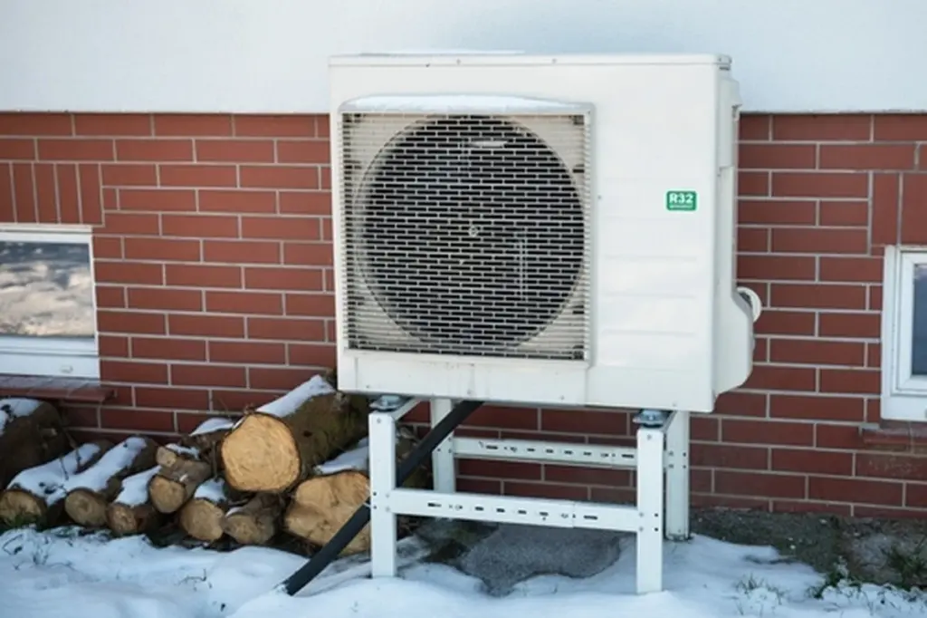 Ekstremalny mróz uderza w Polskę: Jak przetrwać, gdy temperatura spada poniżej -30°C?