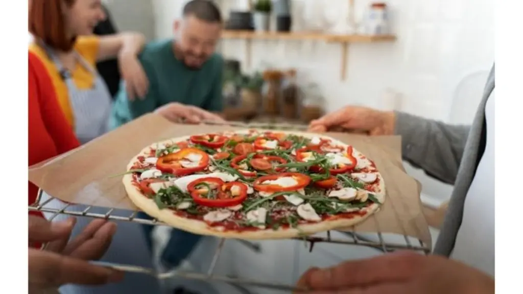 5 prostych dodatków do pizzy, które odmienią Twój obiad (i sylwetkę)