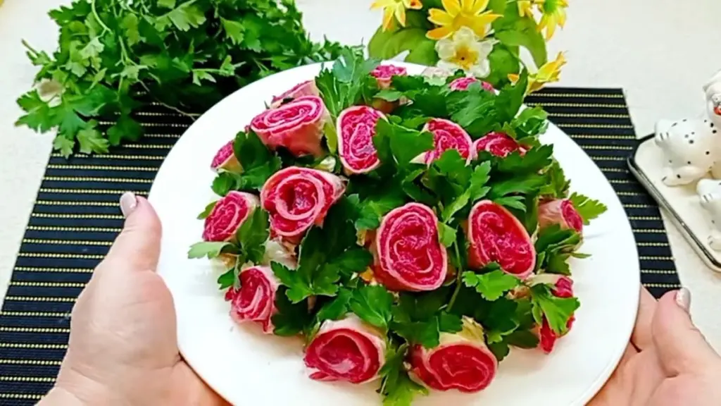 Buraczkowe róże salaty: Sekret kucharek, który sprawia, że talerze są puste!