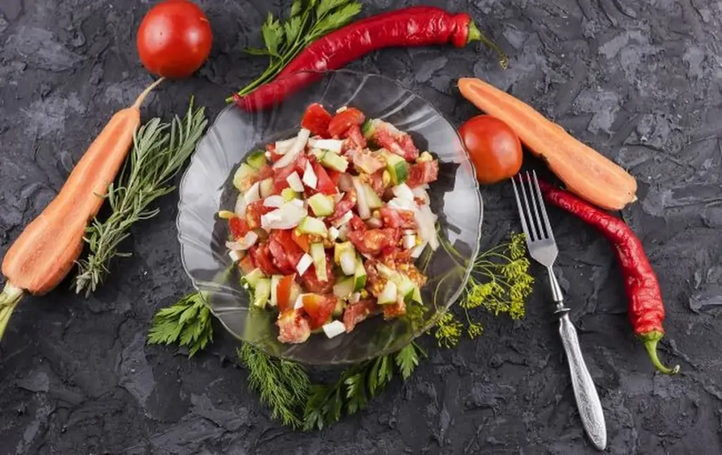 Szybkie sałatki w stylu sushi: 5 minut i gotowe, smak, o który będziesz błagać o przepis