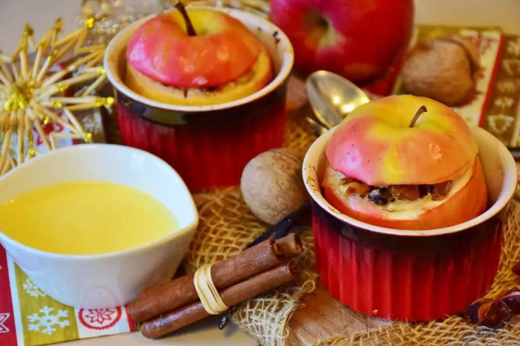 Pieczone jabłka z twarogiem: słodki sekret, który odmieni twoją dietę
