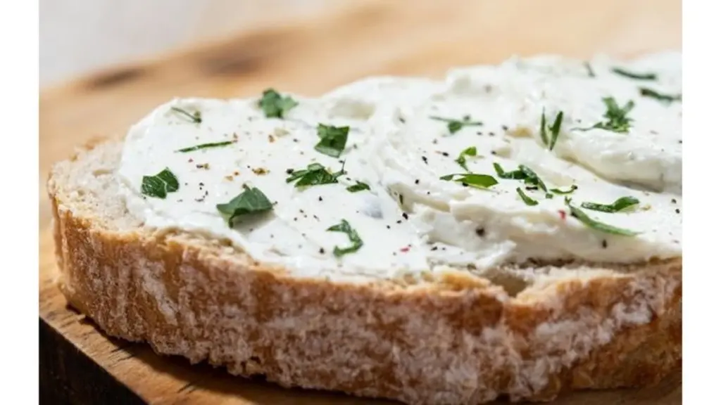 Sztuczka szefów kuchni: przenieś zwykłe masło na poziom restauracyjny w 3 minuty